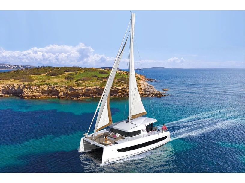 Furnari Catamaran Cabine 4  8  slaapplaatsen 9  gasten 11.78 m Lijstnummer: #24318