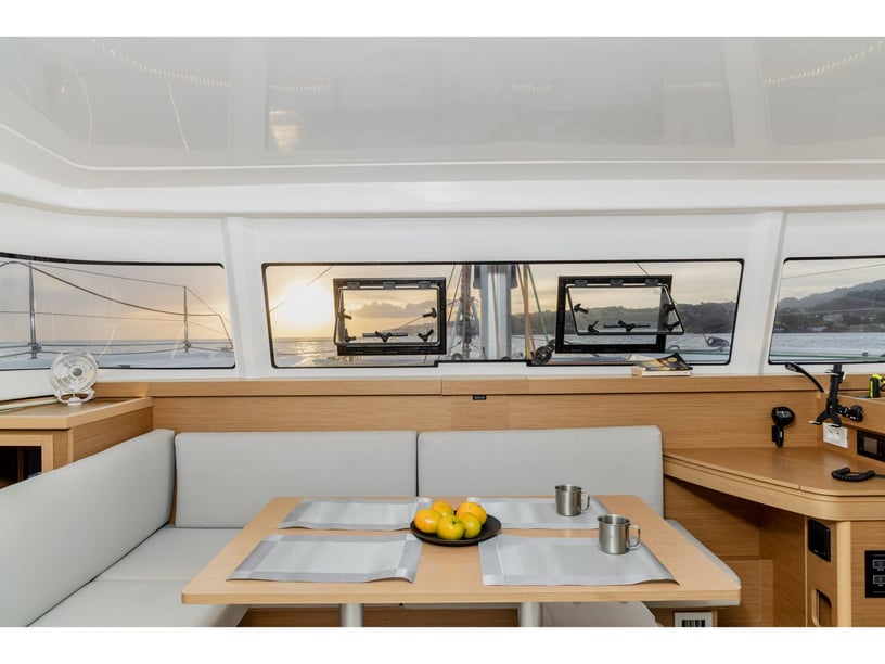 St Vincent Catamaran 4 cabin 8 berths 8 guests 11.33 m Listing Number: #24320 5