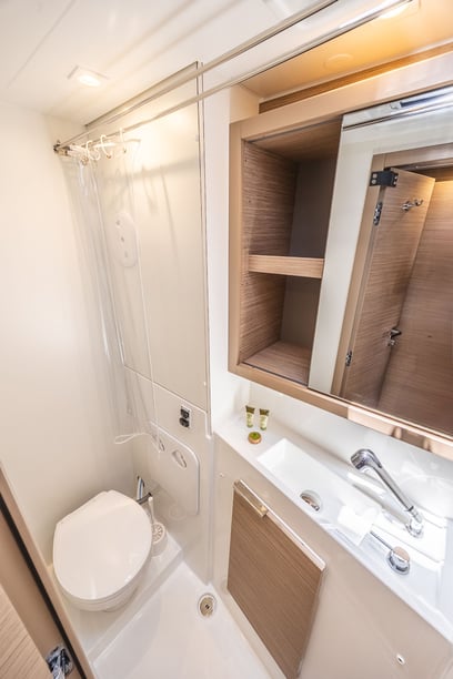 Gouvia Catamarán Cabina 4  12  literas 12  invitados 11.74 m Número de anuncio: #24330 3