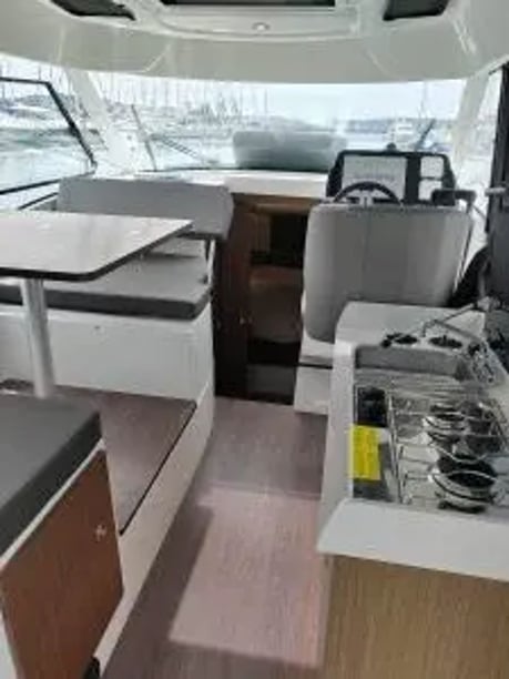 Pula Motorboat    9 m Listing Number: #24364 4