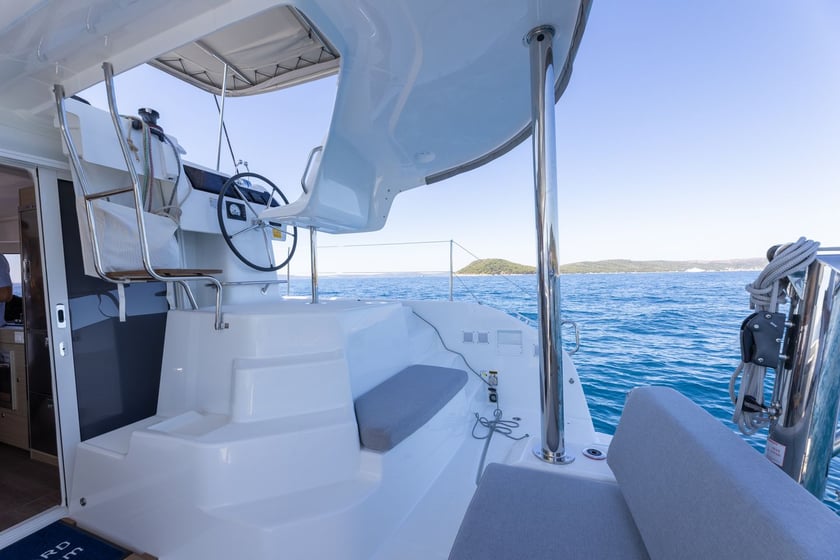 Rogoznica Catamarano cabina 6  cuccette 12  12  ospiti 11.38 m Numero dell'inserzione: #24392 5