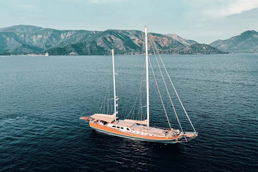 Marmaris Gulet 6 kabin Konaklama 12 kişi Seyir 12 kişi 45 m İlan No: #24397 2