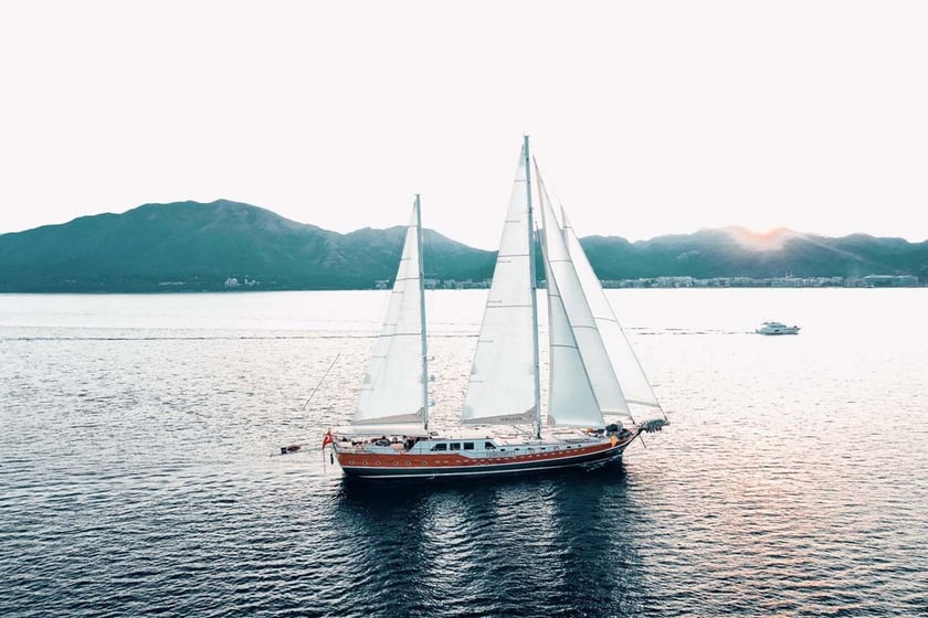 Marmaris Gulet 6 kabin Konaklama 12 kişi Seyir 12 kişi 45 m İlan No: #24397