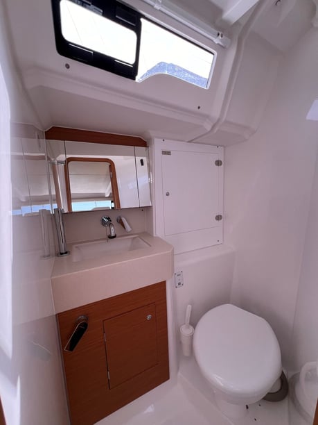 Capo d'Orlando Sailboat 3 cabin 6 berths 8 guests 10.77 m Listing Number: #24425 5