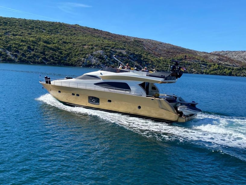 Bilice, Sibenik Yacht à moteur Cabine 4  Couchettes 8  Invités 20  19.2 m Numéro de l'annonce: #24432