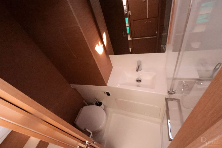 Ajaccio Catamaran Cabine 5  8  slaapplaatsen 8  gasten 11.33 m Lijstnummer: #24447 4