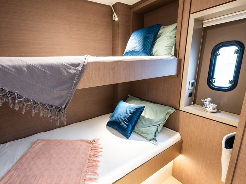 Kvaløysletta - Tromsø Catamarán Cabina 5  10  literas 10  invitados 14.33 m Número de anuncio: #24465 5