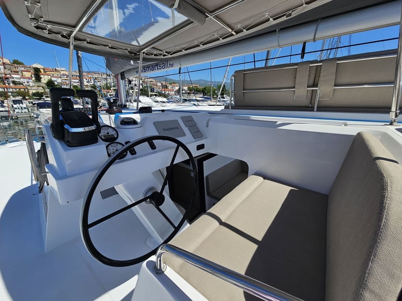 Novi Vinodolski Catamaran 4 cabin 10 berths 10 guests 10.93 m Listing Number: #24470 3