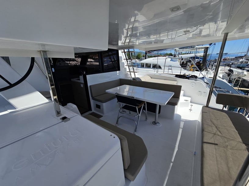 Novi Vinodolski Catamaran 4 cabin 10 berths 10 guests 10.93 m Listing Number: #24470 5