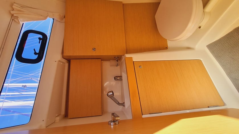Palermo Velero Cabina 3  6  literas 6  invitados 10.75 m Número de anuncio: #24488 5