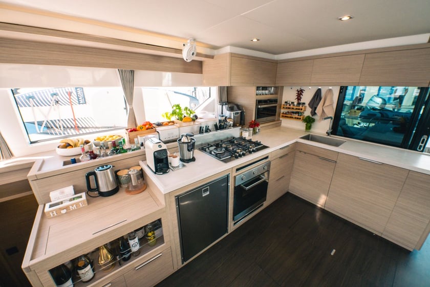 Capo d'Orlando Katamaran 5 Kabine 10 Liegeplätze 10 Gäste 16.9 m Nummer des Inserats: #24508 4