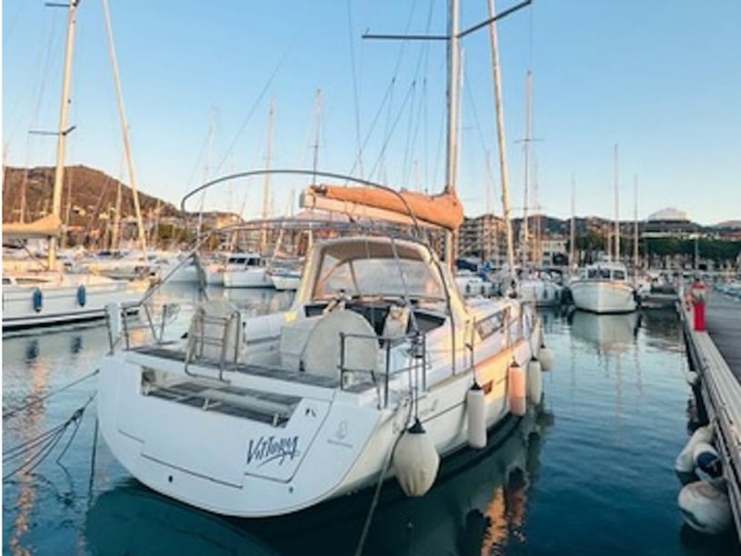 Bocca di Magra Sailboat 3 cabin 6 berths 8 guests 12.38 m Listing Number: #24532