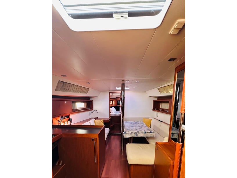 Bocca di Magra Barca a vela cabina 3  cuccette 6  8  ospiti 12.38 m Numero dell'inserzione: #24532 2