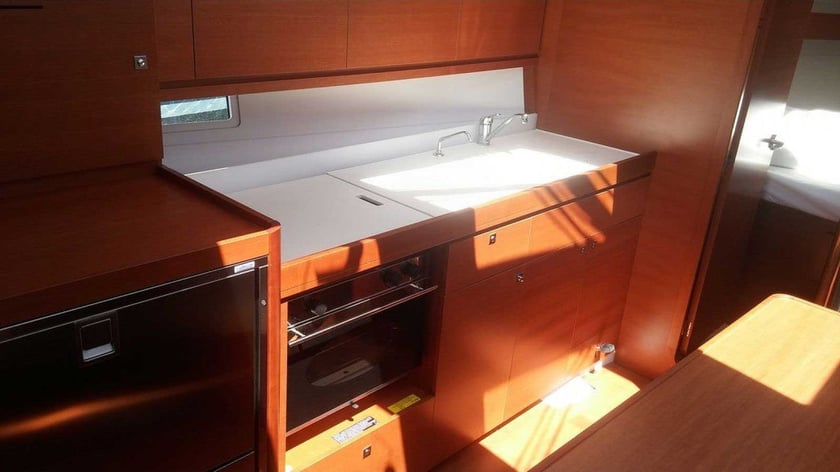 Pula Sailboat 3 cabin 8 berths 8 guests 11.23 m Listing Number: #24547 3