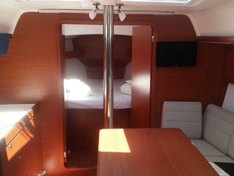 Pula Sailboat 3 cabin 8 berths 8 guests 11.23 m Listing Number: #24547 2