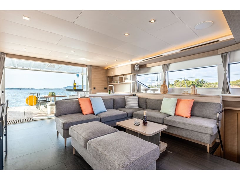 Porto Cheli Catamarán Cabina 4  10  literas 10  invitados 18.28 m Número de anuncio: #24549 2