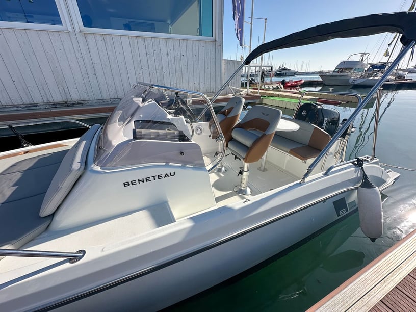 Cambrils Motorboot    5.5 m Lijstnummer: #24558 3