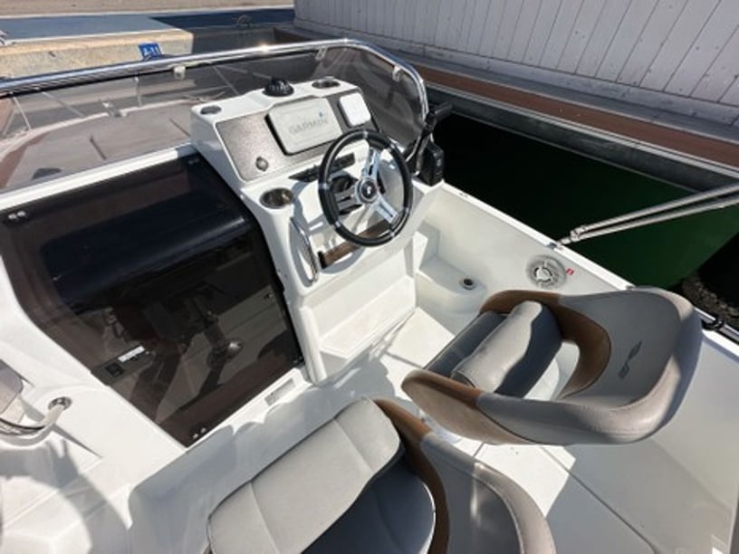 Cambrils Motorboat    5.5 m Listing Number: #24558 3