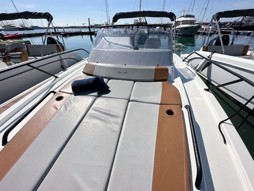 Barcelona Motorboot   10  gasten 8.1 m Lijstnummer: #24559 2