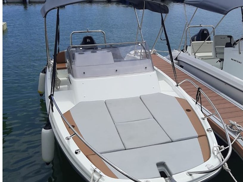 Barcelona Motorboot    5.98 m Lijstnummer: #24561