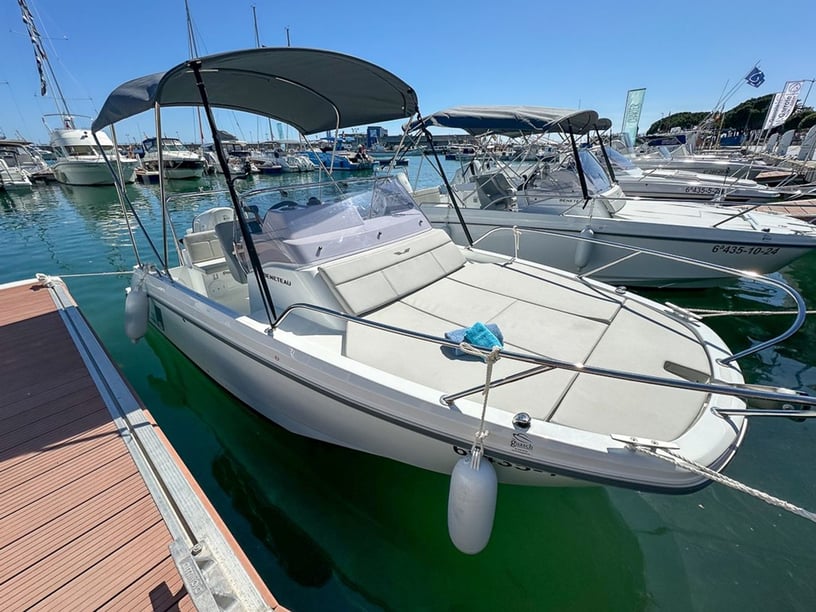 Cambrils Motorboat   6 guests 5.5 m Listing Number: #24562