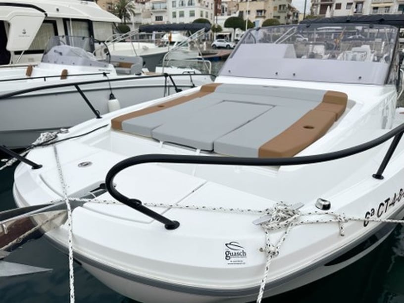 Barcelona Motorboat 1 cabin 2 berths 10 guests 9 m Listing Number: #24566 4