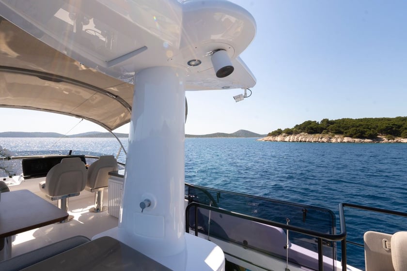 Sibenik Motoryacht 3 Kabine 6 Liegeplätze 6 Gäste 16.82 m Nummer des Inserats: #24569 4