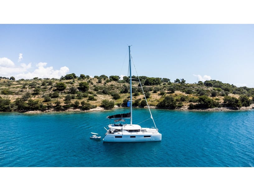 Porto Cheli Catamaran Cabine 6  Couchettes 12  Invités 12  13.99 m Numéro de l'annonce: #24573