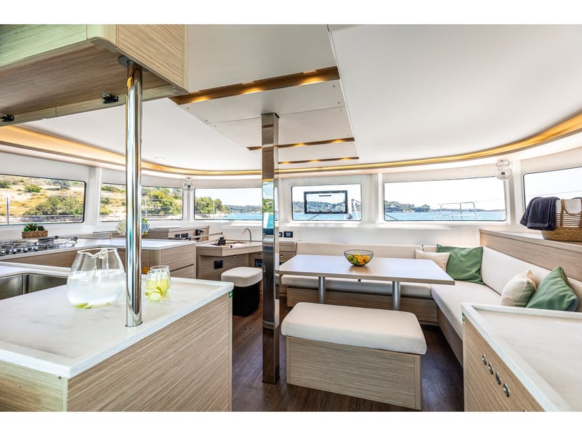 Porto Cheli Catamaran Cabine 6  Couchettes 12  Invités 12  13.99 m Numéro de l'annonce: #24573 2
