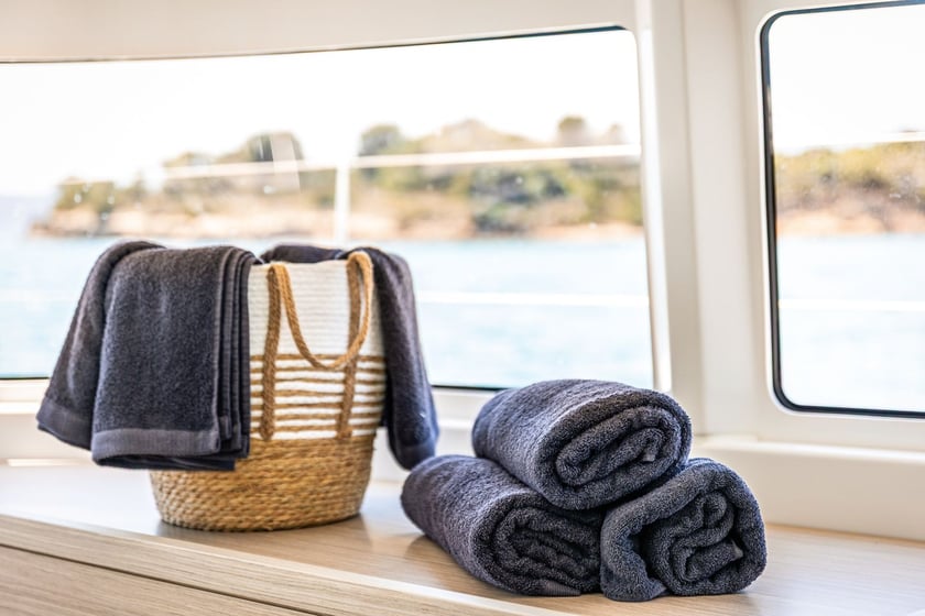 Porto Cheli Catamaran 6 cabin 12 berths 12 guests 13.99 m Listing Number: #24573 5