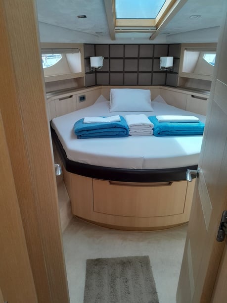 Pula Motorboat 3 cabin 6 berths 8 guests 13.5 m Listing Number: #24597 3