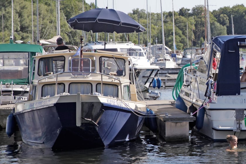 Malchin Motorboot 3 Kabine 3 Liegeplätze 6 Gäste 8.8 m Nummer des Inserats: #24612 5