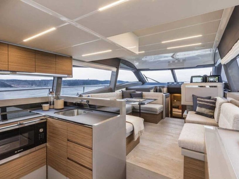 Podstrana Yacht a motore cabina 3  cuccette 8  8  ospiti 14.2 m Numero dell'inserzione: #24669 2