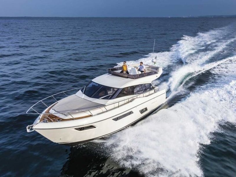 Podstrana Yacht a motore cabina 3  cuccette 8  8  ospiti 14.2 m Numero dell'inserzione: #24669