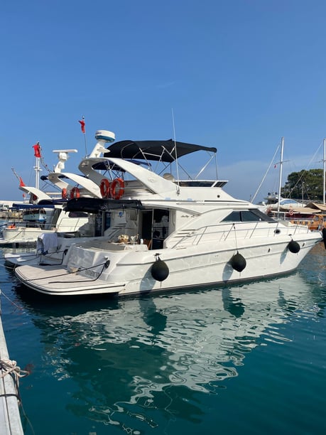 Kemer Yacht a motore cabina 2  cuccette 4  8  ospiti 44 ft Numero dell'inserzione: #24694 5