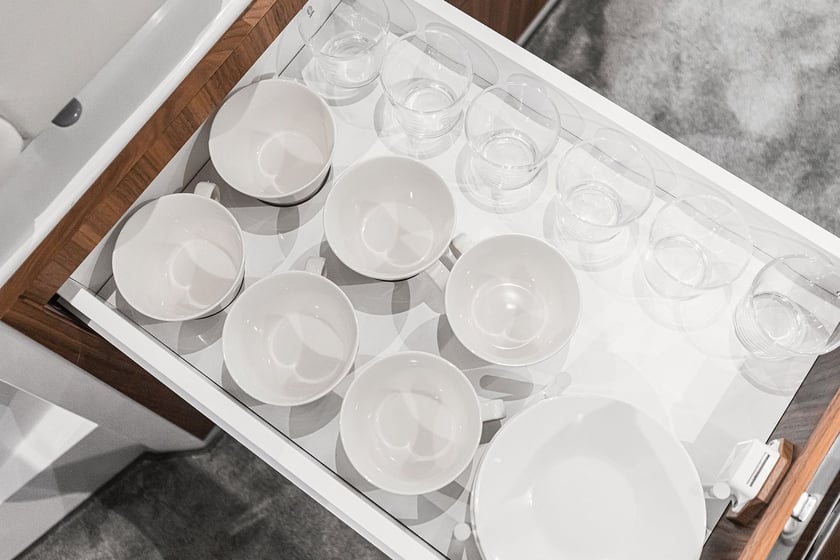 Trogir Motorboat 2 cabin 4 berths 6 guests 10.03 m Listing Number: #24701 4