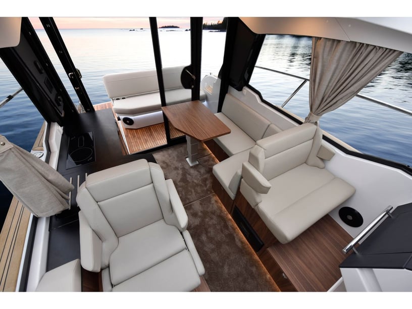 Trogir Motorboat 2 cabin 4 berths 10 guests 9.45 m Listing Number: #24702 2