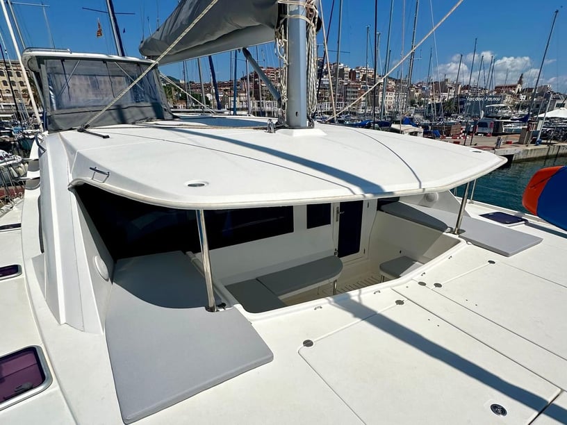 El Masnou Catamaran Cabine 4  8  slaapplaatsen 8  gasten 12.98 m Lijstnummer: #24713 3