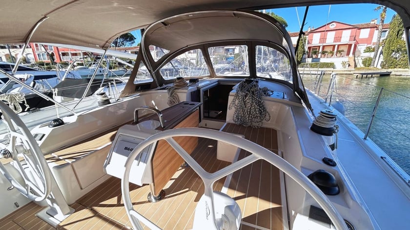 Grimaud Barca a vela cabina 3  cuccette 6  6  ospiti 12.38 m Numero dell'inserzione: #24721 3