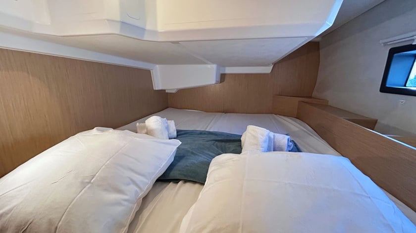 Grimaud Segelboot 3 Kabine 6 Liegeplätze 6 Gäste 12.38 m Nummer des Inserats: #24721 3