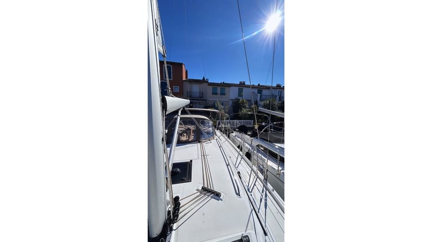 Grimaud Velero Cabina 3  6  literas 6  invitados 12.38 m Número de anuncio: #24721 5