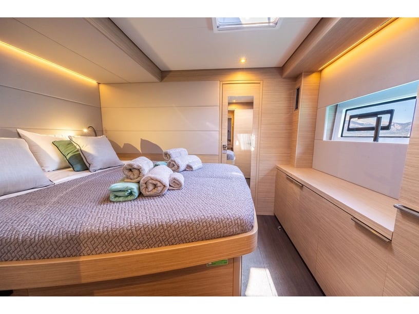 Lefkada Catamaran Cabine 6  Couchettes 10  Invités 10  18.38 m Numéro de l'annonce: #24724 2