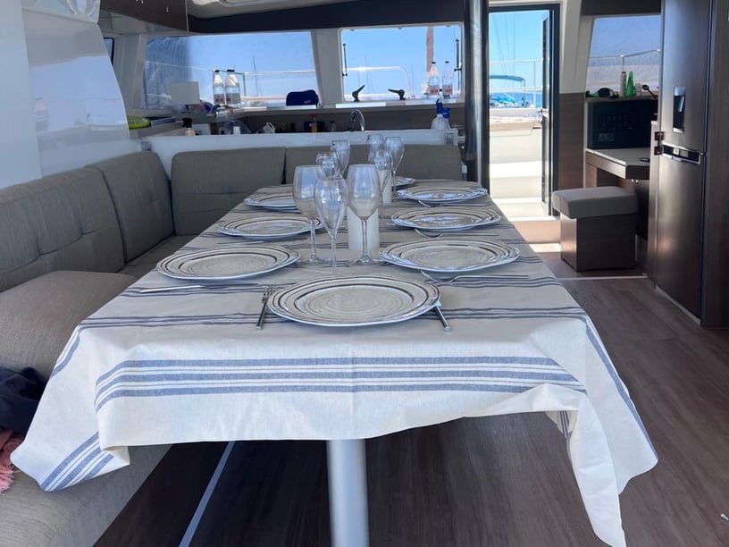 Palma de Mallorca Catamarán Cabina 4  8  literas 8  invitados 12.45 m Número de anuncio: #24728 3