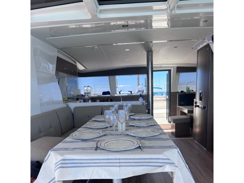 Palma de Mallorca Catamaran 4 cabin 8 berths 8 guests 12.45 m Listing Number: #24728 2