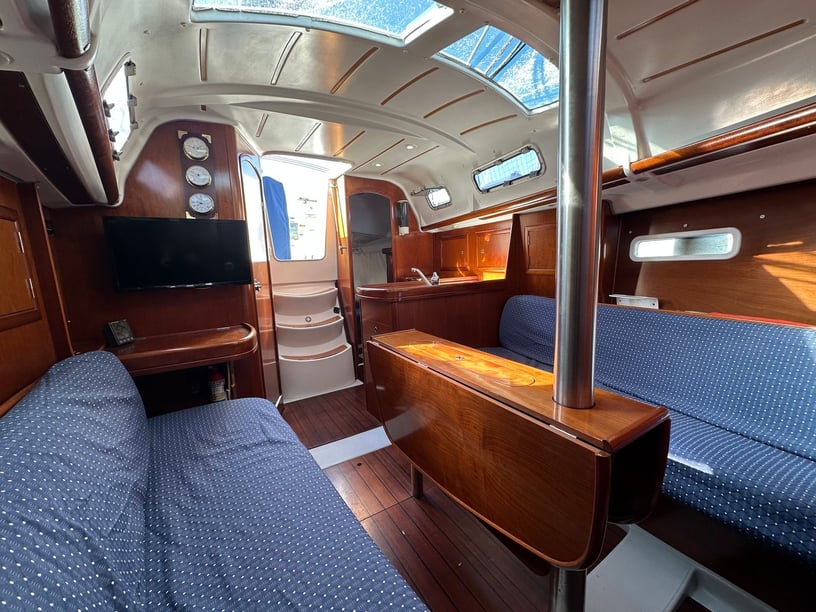 Punta Ala Sailboat 2 cabin 6 berths 6 guests 9.9 m Listing Number: #24740 5