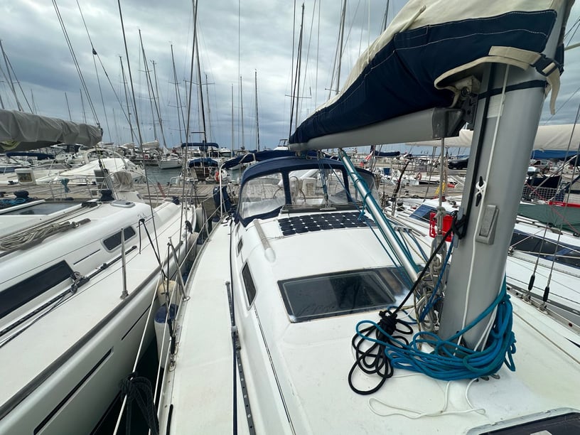Punta Ala Voilier Cabine 2  Couchettes 6  Invités 6  9.9 m Numéro de l'annonce: #24740 3