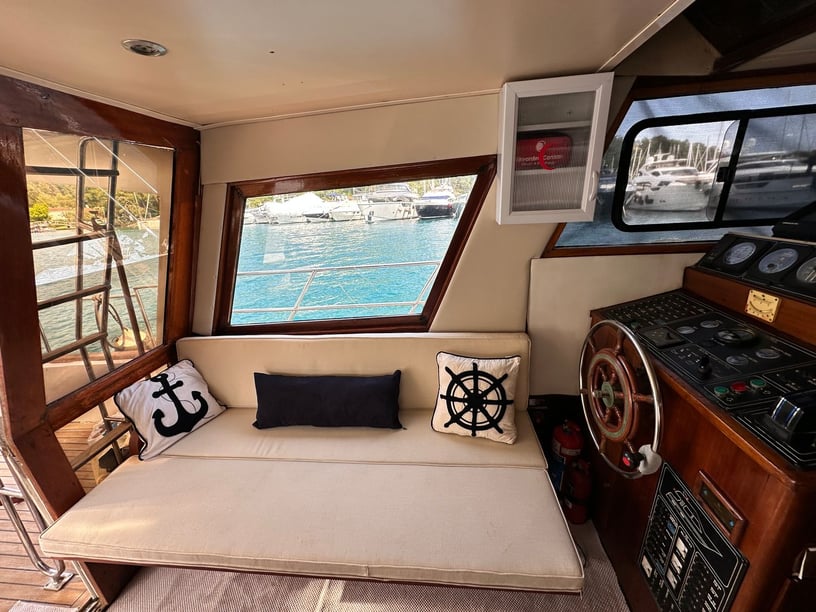Göcek Yacht a motore cabina 2  cuccette 4  6  ospiti 14 m Numero dell'inserzione: #24753 5