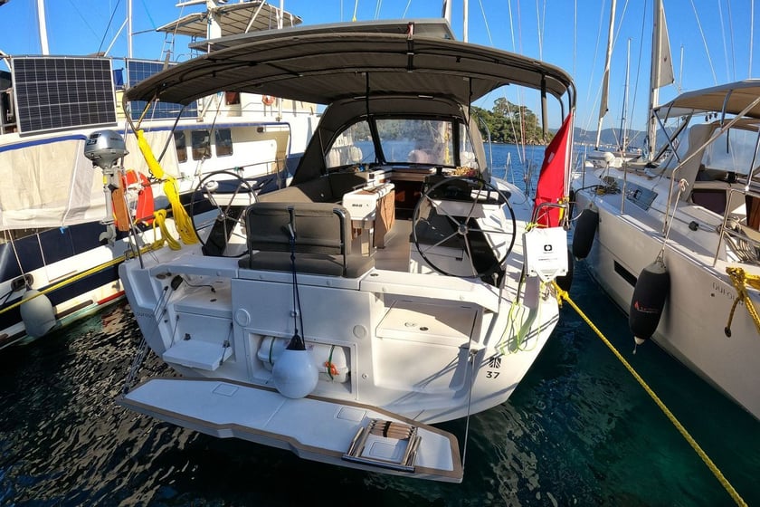 Marmaris Velero Cabina 2  4  literas 4  invitados 10.77 m Número de anuncio: #24757 3