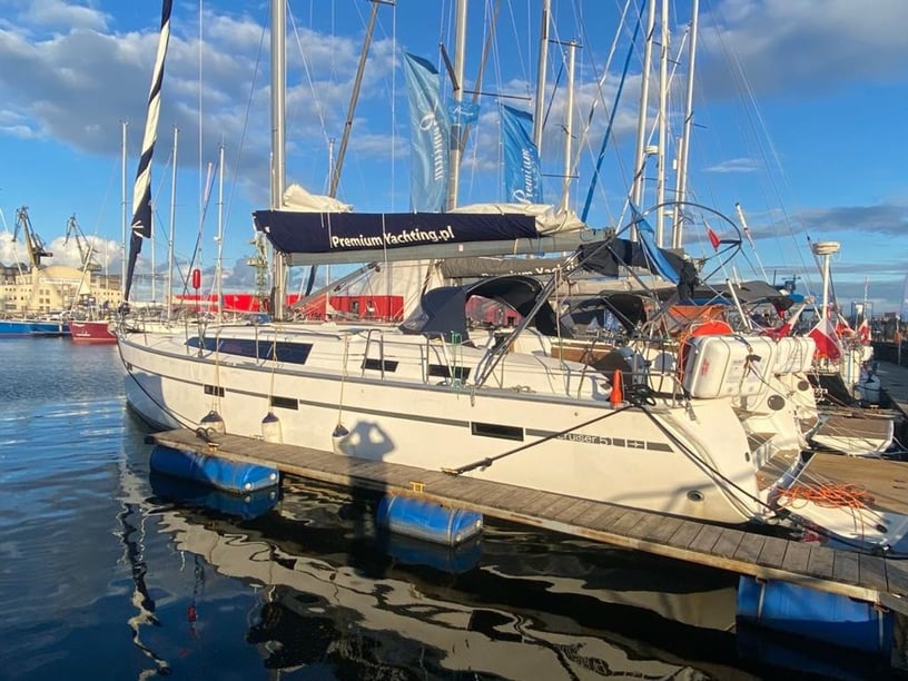 Gdańsk Zeilboot Cabine 5  12  slaapplaatsen 12  gasten 14.99 m Lijstnummer: #24759