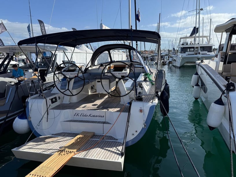 Punat Sailboat 3 cabin 7 berths 8 guests 11.32 m Listing Number: #24771